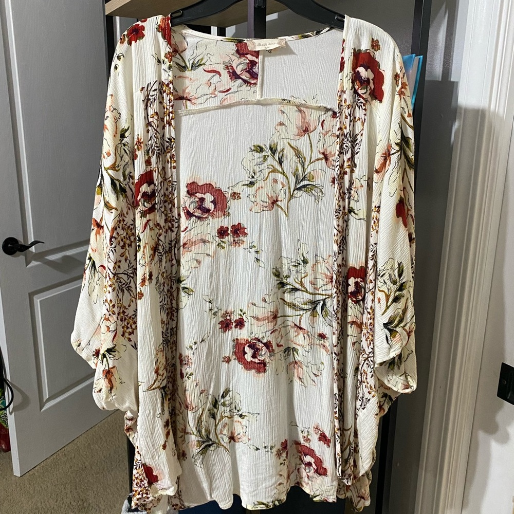 Altair’d State Floral Kimono